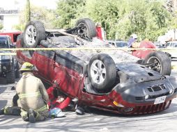 Durante el periodo 2013 de Semana Santa se registraron 23 decesos, 16 de los cuales fueron causados por accidentes automovilísticos. ARCHIVO /