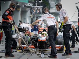 Sergio Pérez y el equipo McLaren aún tiene mucho por trabajar en el 2013. AFP /