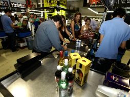 Para comercios dedicados a la venta de alcohol la FMG significa un aumento en ventas. ARCHIVO /