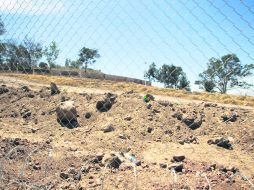 Perímetro cercado. La zona del cerro en donde se llevan a cabo trabajos de construcción está cercada por una malla de alambre. EL INFORMADOR /