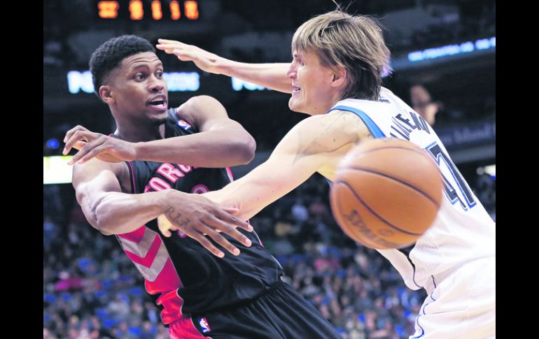 Bujía visitante. Rudy Gay tuvo una gran actuación en Minessota al encestar 26 puntos, para liderar al equipo canandiense a la victoria. AP /