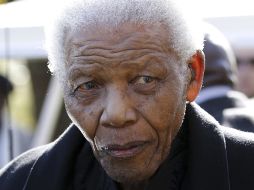 El expresidente de Sudáfrica, Nelson Mandela fue dado de alta, tras haber permanecido hospitalizado diez días. ARCHIVO /