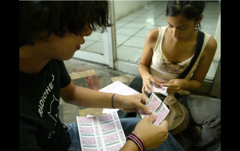 Los camioneros aún no tienen detalles del programa de subsidio para estudiantes. ARCHIVO /