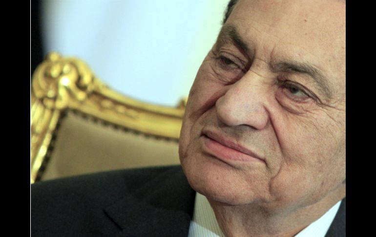 Hosni Mubarak permanece hospitalizado debido a su delicado estado de salud. AP /