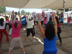 Los instructores del Comude Zapopan promovieron la actividad física durante casi dos horas. ESPECIAL /