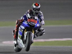 Jorge Lorenzo a bordo de la Yamaha se queda con la primera carrera de la temporada. AP /