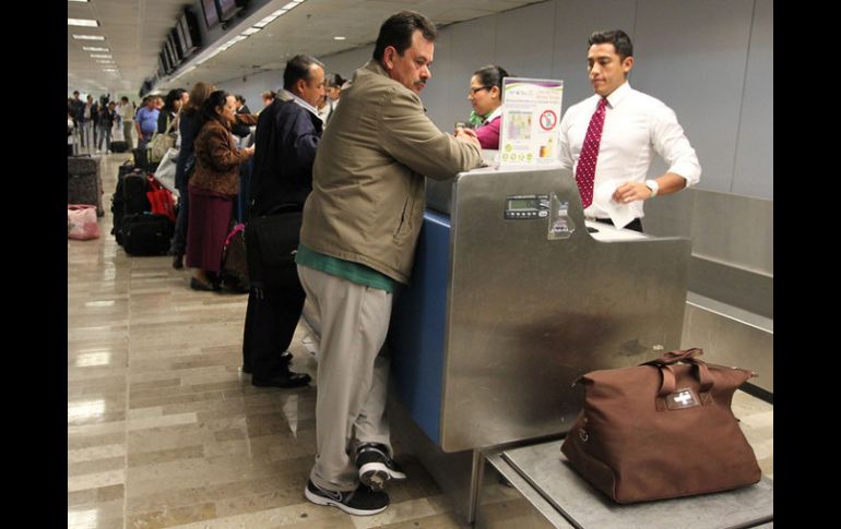 La multa se aplicará por irregularidades en sus módulos instalados en los Aeropuertos de la Ciudad de México, Guadalajara y Monterrey. ARCHIVO /