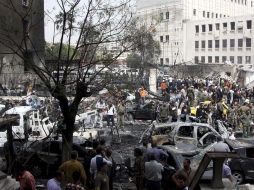 Vista del escenario de la explosión de un coche bomba en Damasco, la guerra interna incrementa los atentados y la violencia. EFE /