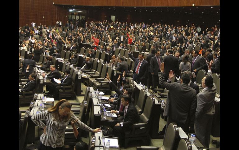 Las bancadas del PRI, PRD, PVEM y Nueva Alianza lograron 20 votos a favor de la planilla de cinco semifinalistas. ARCHIVO /