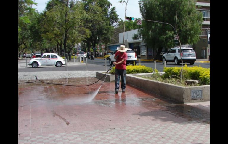 También habrá hidro-limpieza en el área, retiro de propaganda adosada al mobiliario urbano y reparación de baches. ESPECIAL /