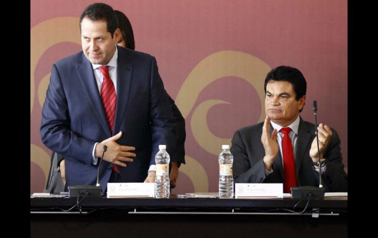 Eruviel Ávila Villegas y Mario López Valdez, durante una reunión de la Conago en Huixquilucan. NTX /