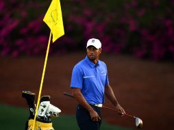 Tiger Woods va por el triunfo en el campo de Augusta. AFP /