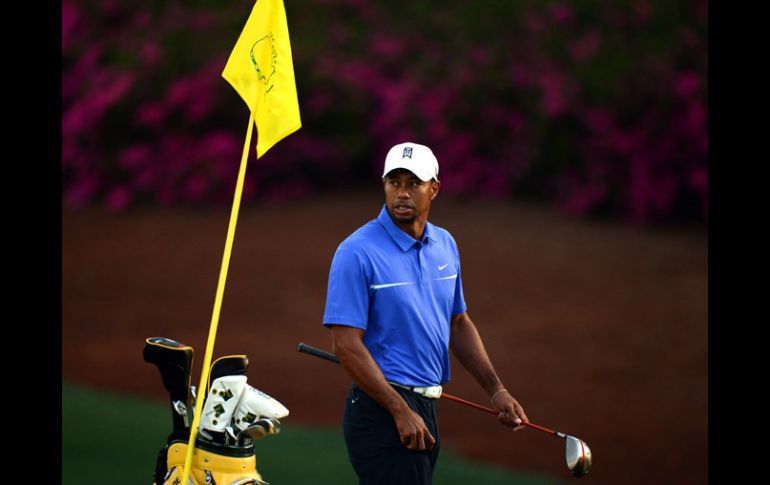 Tiger Woods va por el triunfo en el campo de Augusta. AFP /