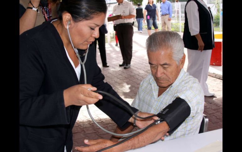 Las actividades se llevan a cabo desde el pasado lunes 8 de abril, en beneficio de usuarios y sus familiares. ESPECIAL /