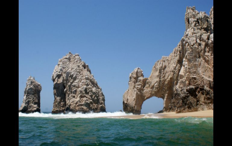 Los Cabos, Baja California Sur, sería uno de los destinos turísticos favorecidos con el acuerdo. ARCHIVO /