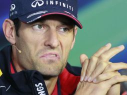 Mark Webber lamenta la situación por la que pasa con su compañero de equipo. AP /