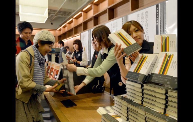 Tras tres años de silencio, el aclamado escritor japonés Haruki Murakami regresó hoy a las librerías de Japón. AFP /