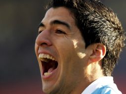 Suárez no podrá jugar en el próximo partido ante Venezuela por suspensión. ARCHIVO /