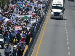 La CETEG informó que volverán a marchar por la autopista del Sol los martes y jueves. NTX /