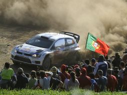 Sebastian Ogier se corona en el rally de Portugal. AFP /