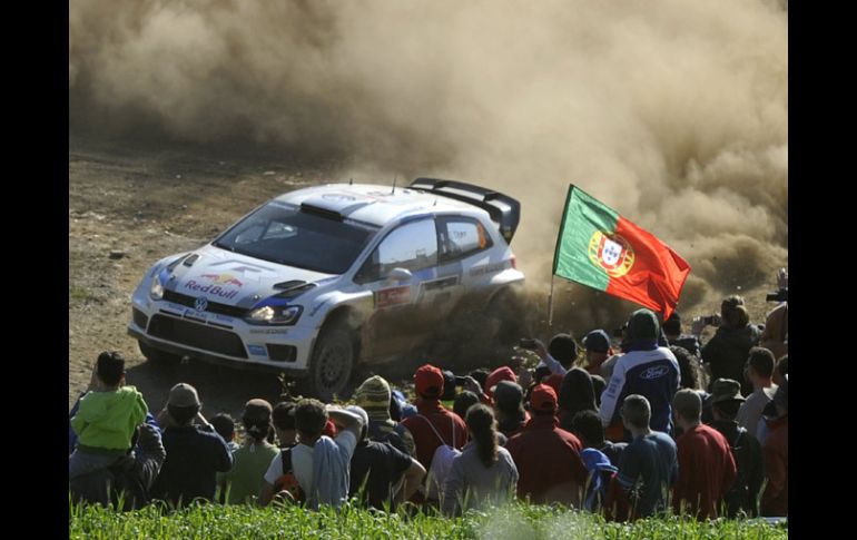 Sebastian Ogier se corona en el rally de Portugal. AFP /