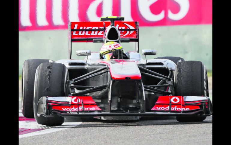 Desgaste. Sergio Pérez sólo paró dos veces en pits, pero no le alcanzó para meterse dentro de los 10 primeros. AP /