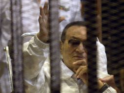 Un tribunal ordenó la puesta en libertad provisional del expresidente egipcio Hosni Mubarak en una de las causas que se le sigue. ARCHIVO /