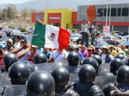 Mañana martes se espera que los maestros salgan a marchar a las calles de Chilpancingo. ARCHIVO /