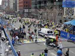 Las explosiones en Boston han dejado hasta el momento dos muertes y numerosos heridos. AP /