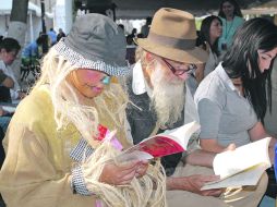 La tradición de festejar al libro comenzó en Barcelona, España. En la imagen, el acto organizado por la FIL en 2011. FIL SERGIO GARIBAY  /