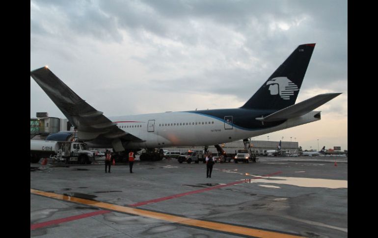 Aeroméxico afirmó que trabaja en coordinación con las autoridades españolas para conocer las causas que originaron el incidente. ARCHIVO /