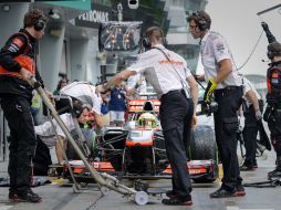 El equipo McLaren espera más del desempeño de Sergio Pérez. AFP /