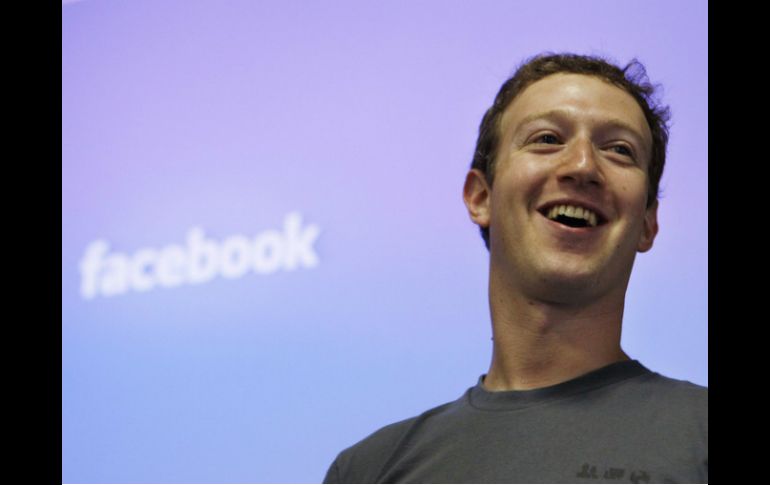 Existen más de mil millones de cuentas a la fecha en la red social de Mark Zuckerberg. ARCHIVO /