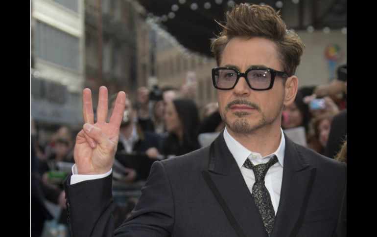 Robert Downey Jr encarna a Tony Stark (Iron Man), quien contrario a los héroes tradicionales, no tiene empacho en mostrar su identidad. ARCHIVO /