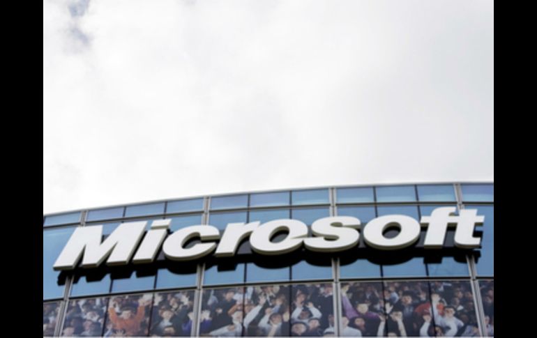 Microsoft produjo ingresos de cinco mil 700 millones de dólares.  /