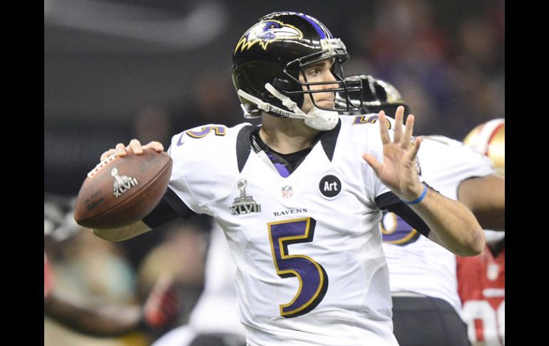 Joe Flacco debuta en la temporada 2013 en el Invesco Field de Denver. EFE /