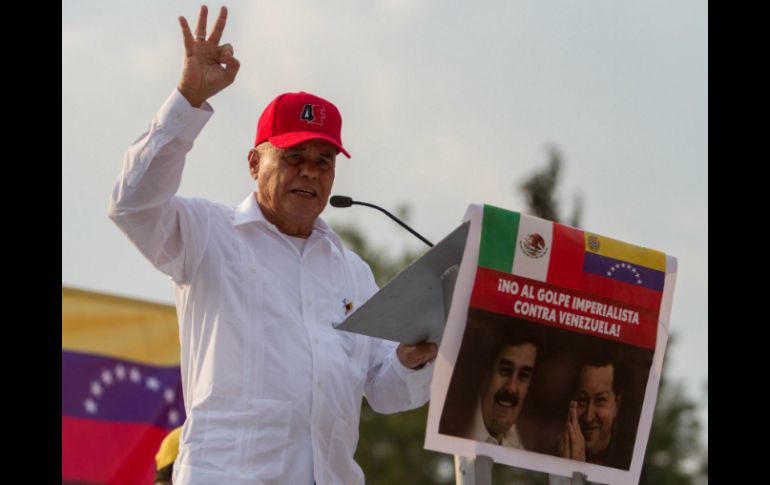 El embajador Hugo García participó en la manifestación realizada en Plaza de la Revolución. NTX /