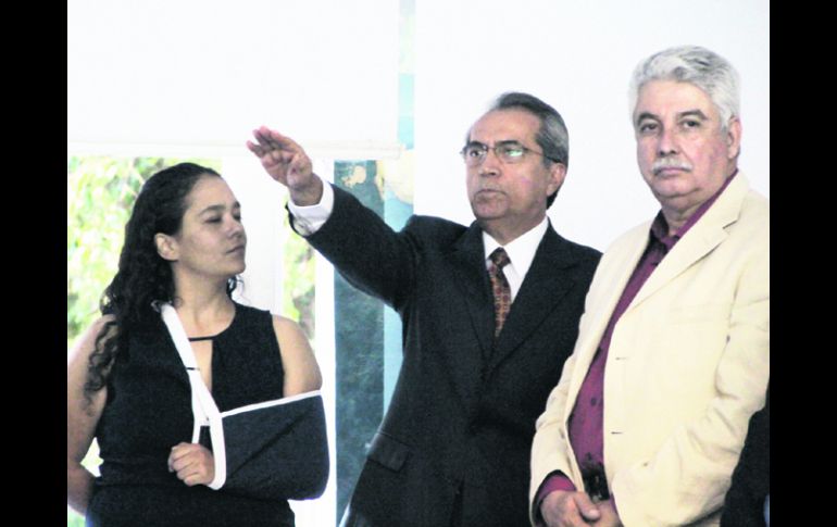 Cambio de mando. Felipe Tito Lugo Arias (izquierda) rindió protesta ayer como nuevo director de la Comisión Estatal del Agua. ESPECIAL /