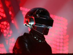 A menos de 24 horas de darse a conocer, ''Get Lucky'' de Daft Punk lidera las listas de descargas en diversos países. ARCHIVO /