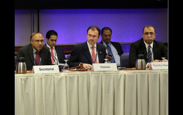 Luis Videgaray (c), durante su participación en la reunión del BM y el FMI. ARCHIVO /