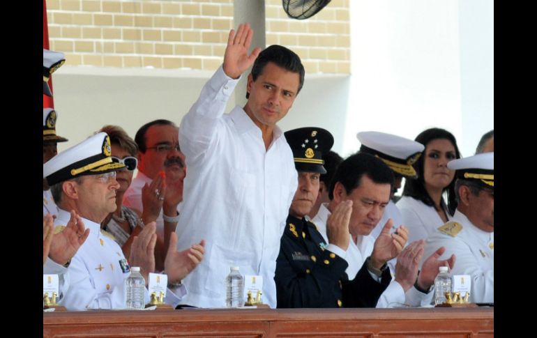 Enrique Peña Nieto encabeza la ceremonia del 99 Aniversario de la Armada de México. NTX /