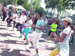 A propósito del Día Mundial de la Activación Física, se organizaron macroclases de baile gratuitas a lo largo de la Vía RecreActiva. EL INFORMADOR /