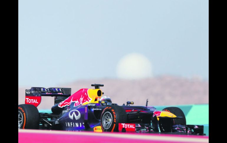 Vettel largó desde la segunda posición, pero rápidamente se puso en la punta de la carrera, plaza que mantuvo hasta el final. AFP /