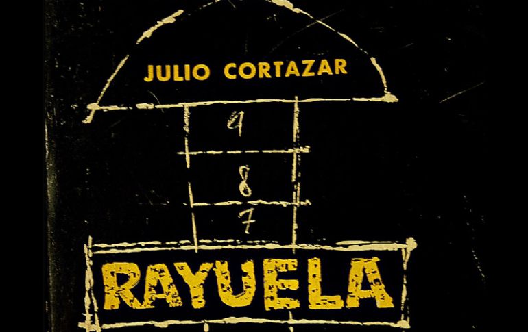 Consideran que ''Rayuela'' introdujo  la presentación de la ciudad como espacio poético y la indeterminación como medio escribir. ESPECIAL /