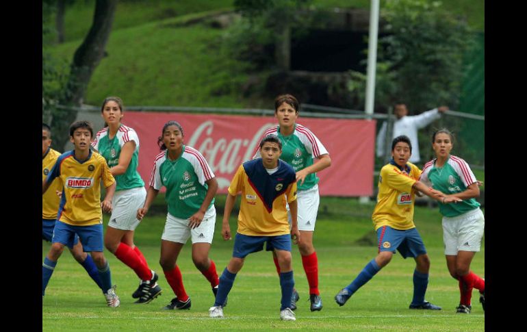 El Tri, conformado por 20 jugadoras participará desde el 24 de abril en el cuadrangular Cuatro Naciones. ARCHIVO /