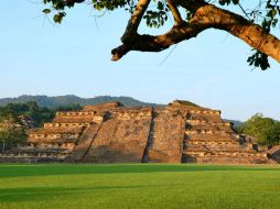 Los arqueólogos han avanzado 76 metros de exploración en el profundo túnel de Teotihuacán. ARCHIVO /