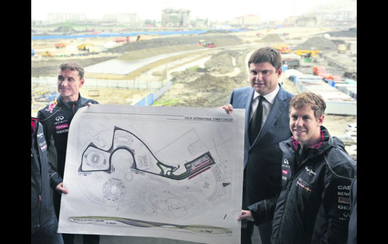 Vettel visitó la construcción del circuito de Sochi, Rusia, que estará en el calendario de la Fórmula Uno para 2014. AFP /