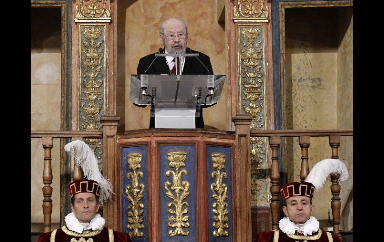 El escritor José Manuel Caballero Bonald durante su discurso de agradecimiento del Premio Cervantes. EFE /