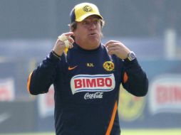 Miguel el ''Piojo'' Herrera asegura que no modificará la forma de jugar de su equipo porque van bastante bien. ARCHIVO /