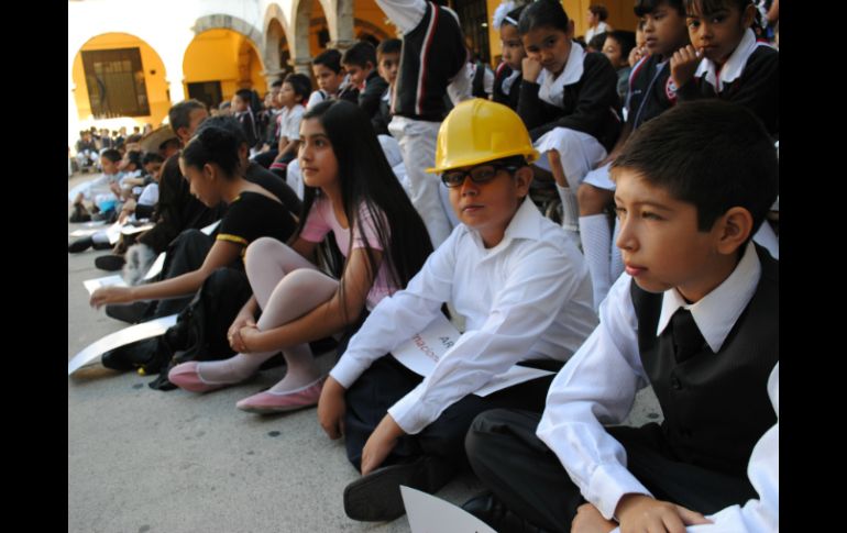 ''Dale al niño más arte y menos violencia, y ellos cambiaran el mundo''.  /